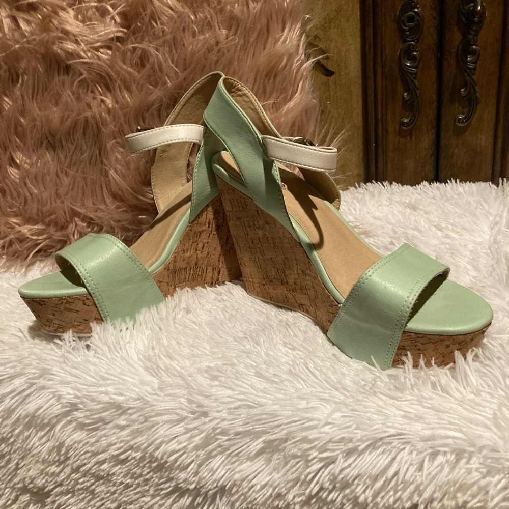 Wedges - Picture 2 of 6